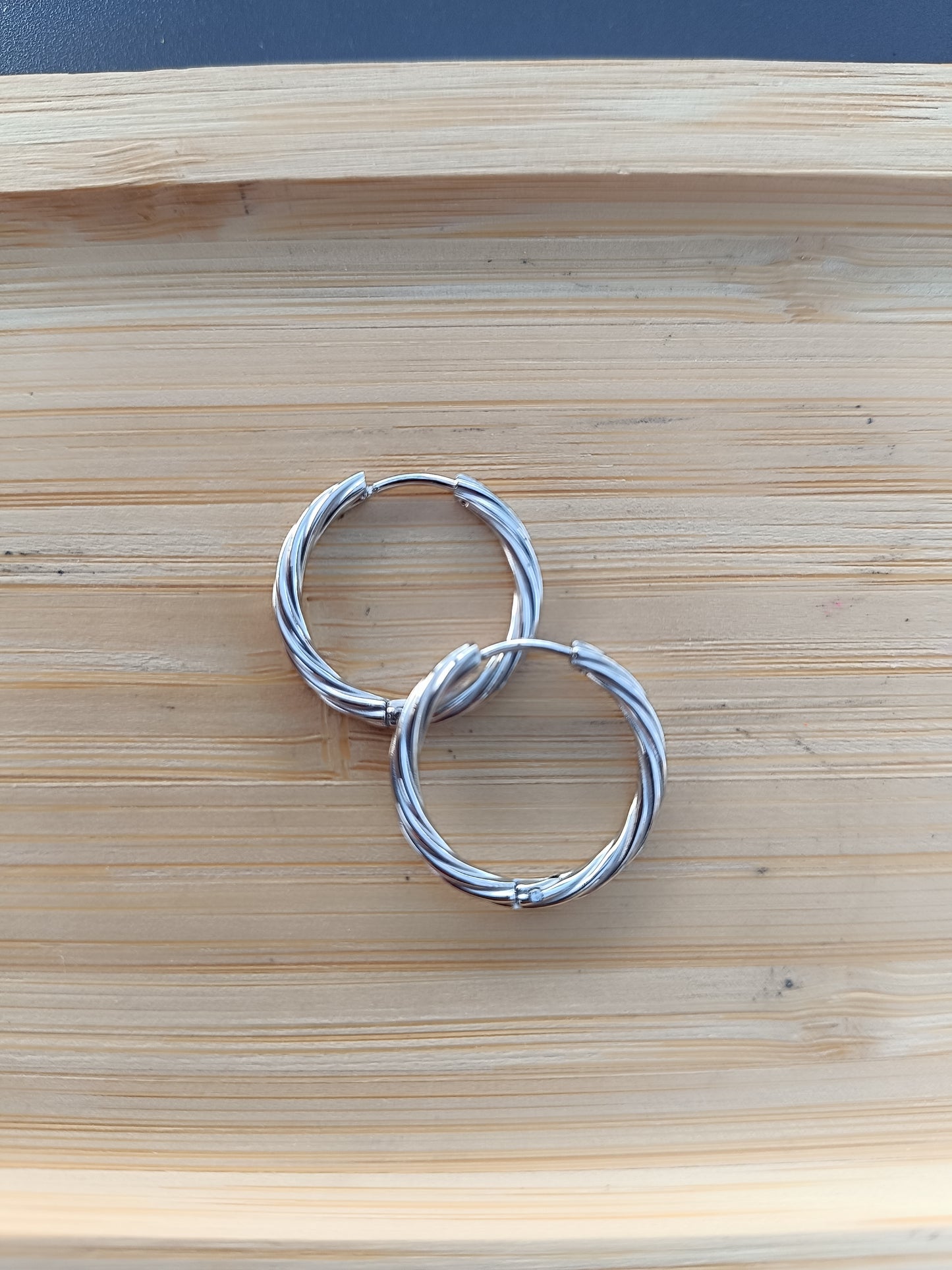 Créole torsadé argenté 18 mm